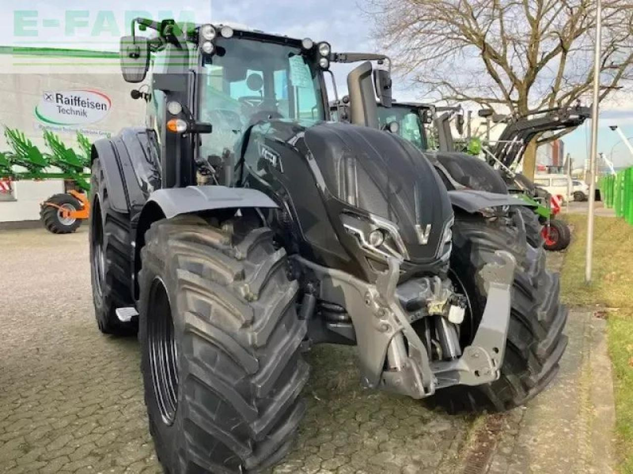 Valtra t 215a - Трактор: фото 1 Valtra t 215a - Трактор: фото 1