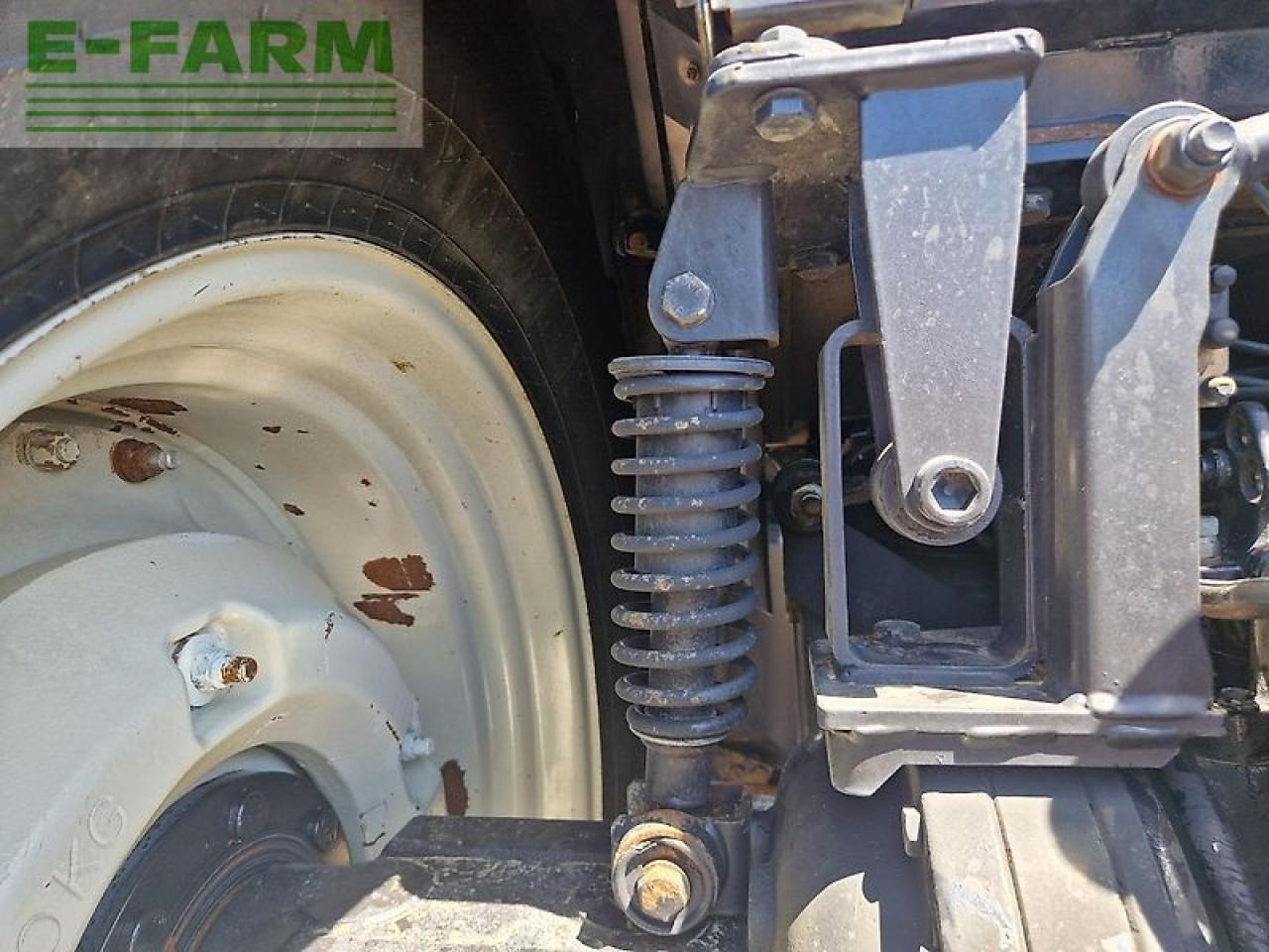 Трактор Valtra t151 hitech: фото 16