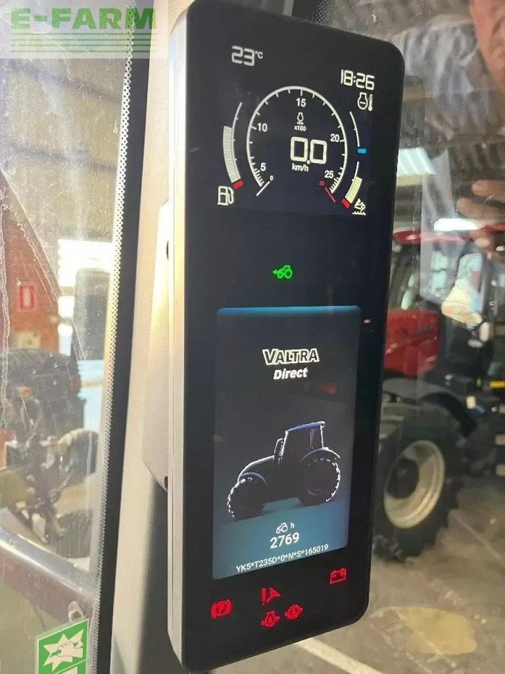 Valtra t235 - Трактор: фото 3 Valtra t235 - Трактор: фото 3