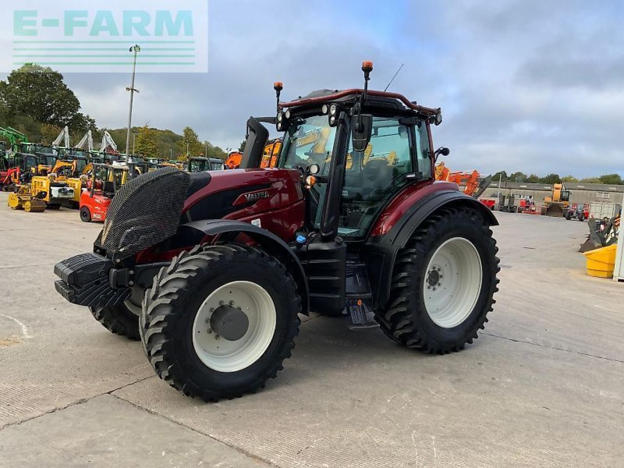 Valtra t235 active twin track reverse drive Active - Трактор: фото 4 Valtra t235 active twin track reverse drive Active - Трактор: фото 4