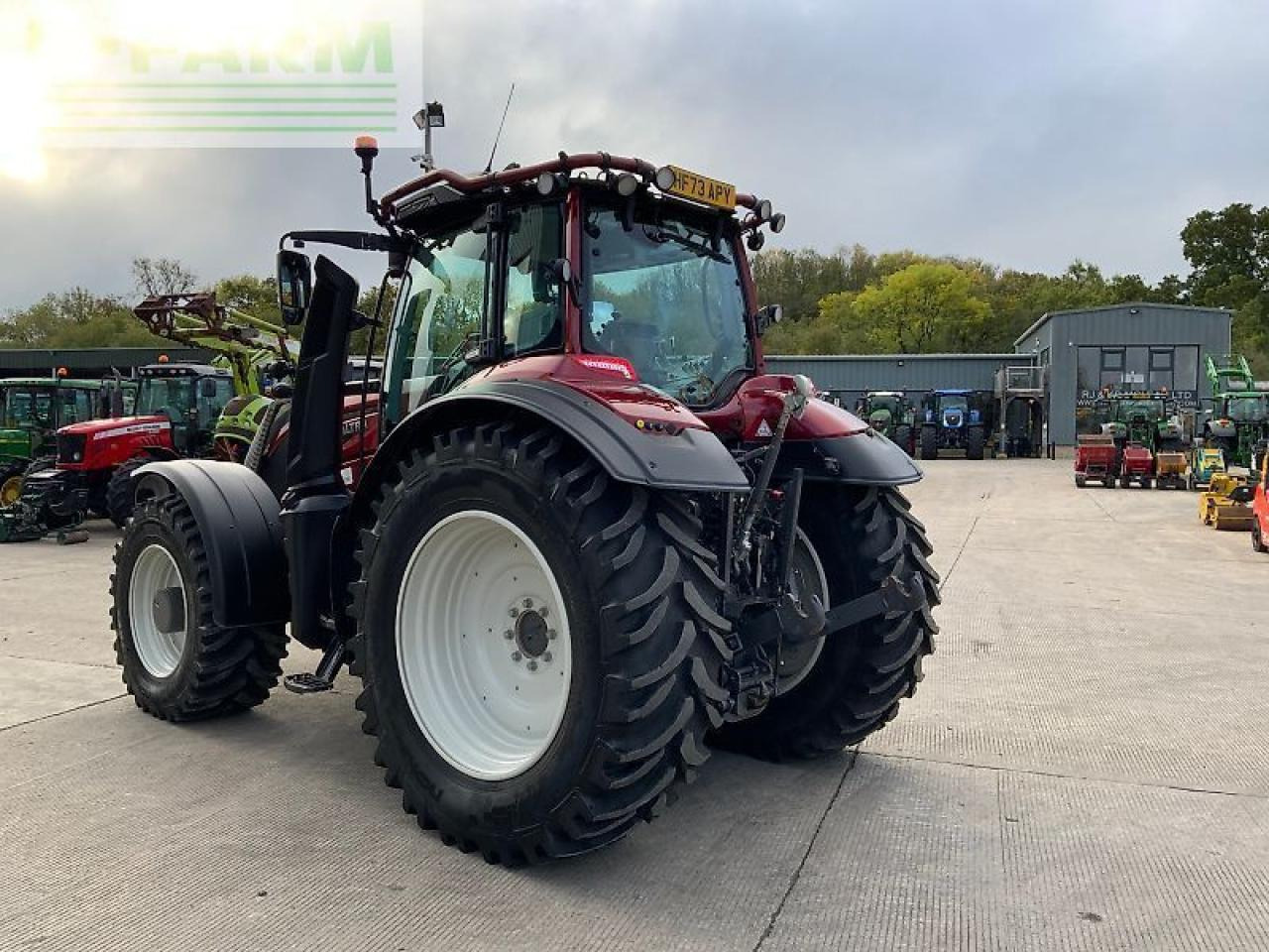 Valtra t235 active twin track reverse drive Active - Трактор: фото 5 Valtra t235 active twin track reverse drive Active - Трактор: фото 5
