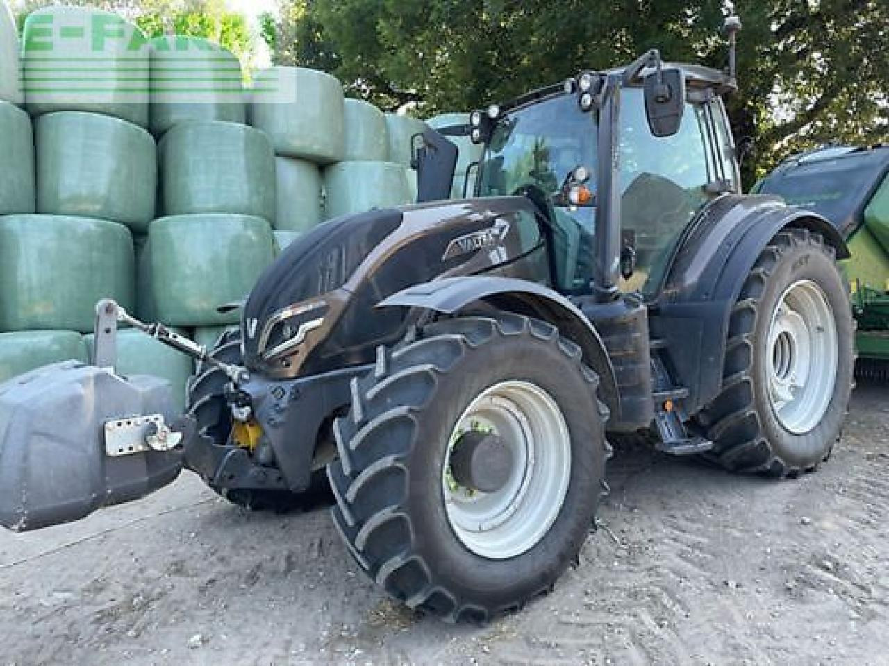 Valtra t235v - Трактор: фото 2 Valtra t235v - Трактор: фото 2