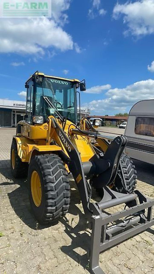 Volvo volvo l 30 - Мини-экскаватор: фото 2 Volvo volvo l 30 - Мини-экскаватор: фото 2