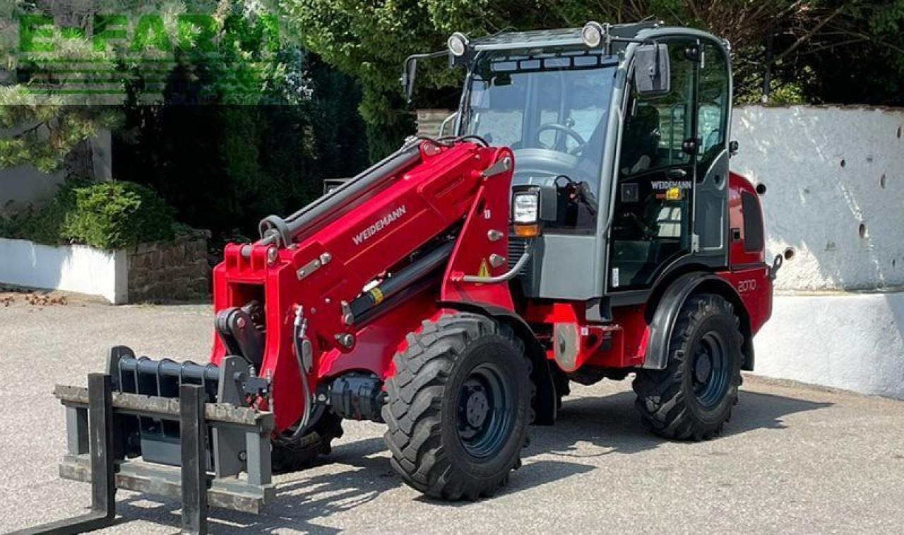 Weidemann 2070 cx80 t - Мини-экскаватор: фото 1 Weidemann 2070 cx80 t - Мини-экскаватор: фото 1