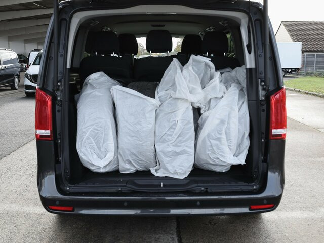 MERCEDES-BENZ EQV 300 lang,7Sitze,Schiebetür elektrisch,LED... - Микроавтобус, Электробус: фото 2 MERCEDES-BENZ EQV 300 lang,7Sitze,Schiebetür elektrisch,LED... - Микроавтобус, Электробус: фото 2