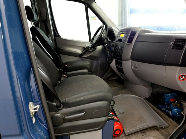 Малотоннажный бортовой грузовик, Грузопассажирский фургон MERCEDES-BENZ Sprinter 316CDI DOKA,Allrad,Klima: фото 15