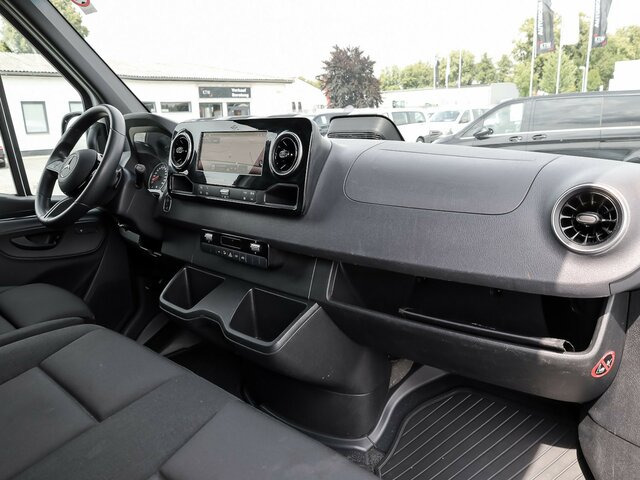 MERCEDES-BENZ Sprinter 317 CDI,L2H2,Automatik,Kamera,LED - Цельнометаллический фургон: фото 4 MERCEDES-BENZ Sprinter 317 CDI,L2H2,Automatik,Kamera,LED - Цельнометаллический фургон: фото 4