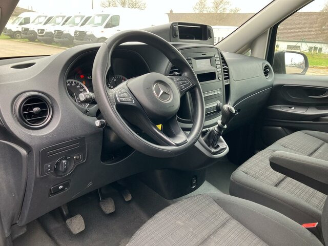 Фото интерьера 2: Легковой фургон MERCEDES-BENZ Vito114 Mixto Extralang,Klima,Tempomat,Standhzg
