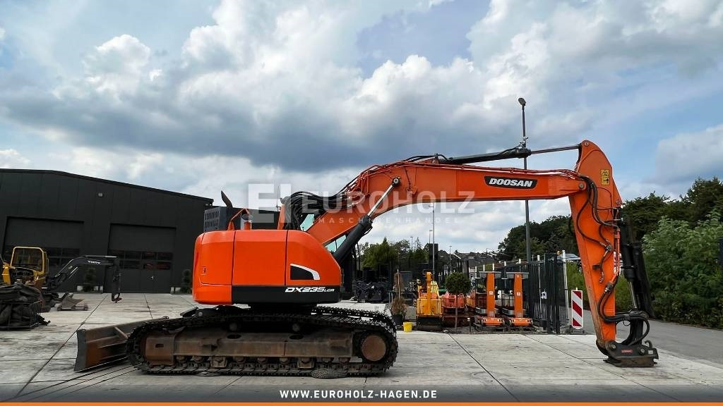 Doosan Kettenbagger DX 235 LCR-5, hyd. SW OilQuick 70-55 - Гусеничный экскаватор: фото 1 Doosan Kettenbagger DX 235 LCR-5, hyd. SW OilQuick 70-55 - Гусеничный экскаватор: фото 1