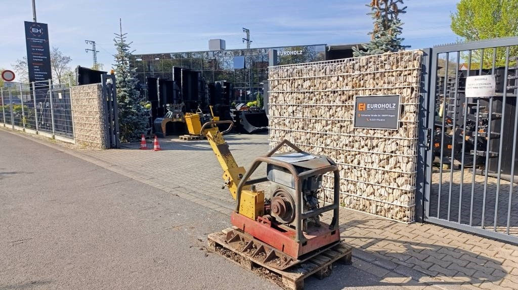 Dynapac LG 500 Rüttelplatte Motor defekt, Ersatzteilquelle - Виброплита: фото 2 Dynapac LG 500 Rüttelplatte Motor defekt, Ersatzteilquelle - Виброплита: фото 2