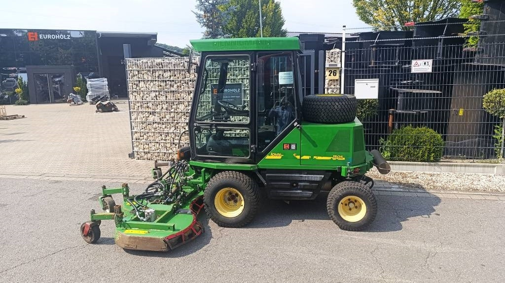 John Deere 1505 vollhydr. Großflächenmäher 3 m Mähwerk Allrad - Косилка: фото 5 John Deere 1505 vollhydr. Großflächenmäher 3 m Mähwerk Allrad - Косилка: фото 5