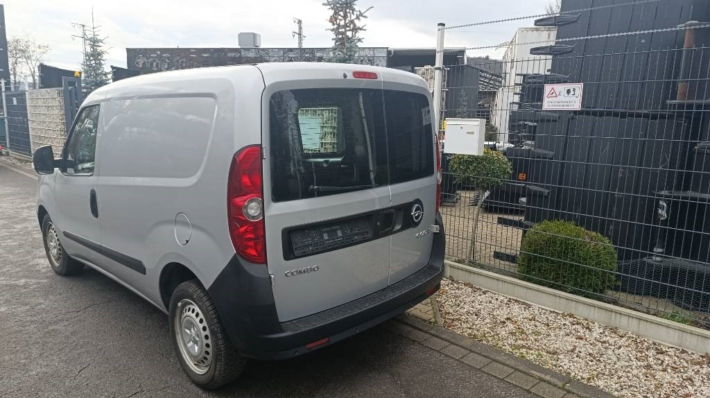 Фургон с закрытым кузовом Opel Combo Kastenwagen Transp. Seitenschaden fahrbereit: фото 10