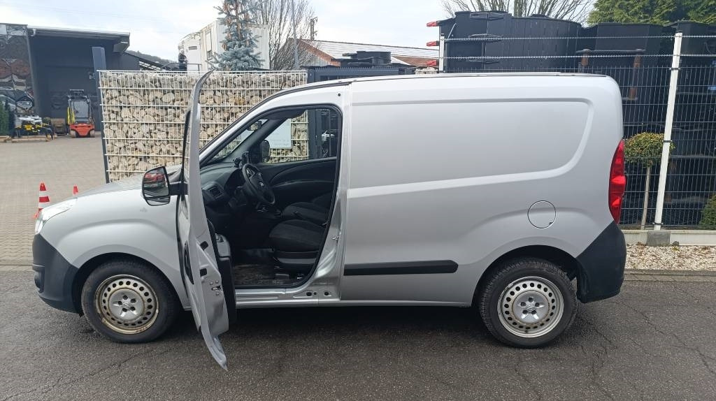 Фургон с закрытым кузовом Opel Combo Kastenwagen Transp. Seitenschaden fahrbereit: фото 9