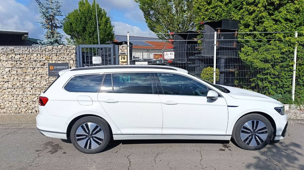 Volkswagen Passat GTE 1.4 Plug-In-Hybrid, Batterie neu, Navi - Легковой автомобиль: фото 4 Volkswagen Passat GTE 1.4 Plug-In-Hybrid, Batterie neu, Navi - Легковой автомобиль: фото 4