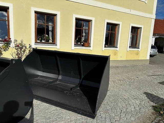 Big Volumenschaufel 250 cm mit Liebherr 509 Aufnahme - Ковш: фото 2 Big Volumenschaufel 250 cm mit Liebherr 509 Aufnahme - Ковш: фото 2