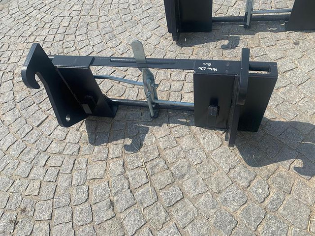 Big BIG Adapter Volvo L30 auf Euro Aufnahme - Навесное оборудование: фото 1 Big BIG Adapter Volvo L30 auf Euro Aufnahme - Навесное оборудование: фото 1