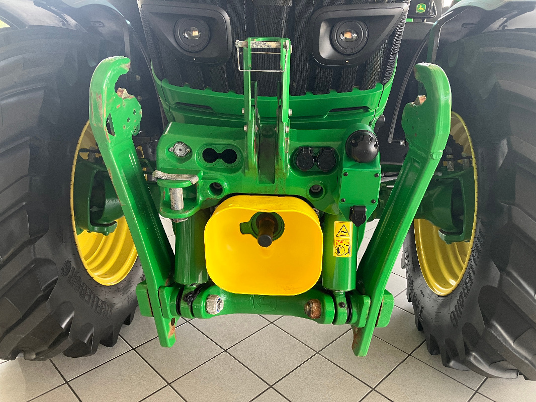 John Deere 6R185 - Трактор: фото 4 John Deere 6R185 - Трактор: фото 4