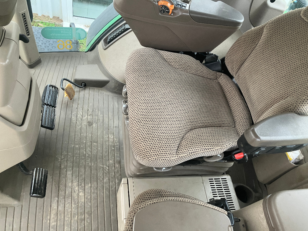 John Deere 8400R - Трактор: фото 3 John Deere 8400R - Трактор: фото 3