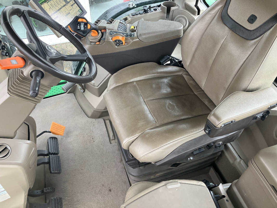 John Deere 8R370 - Трактор: фото 4 John Deere 8R370 - Трактор: фото 4