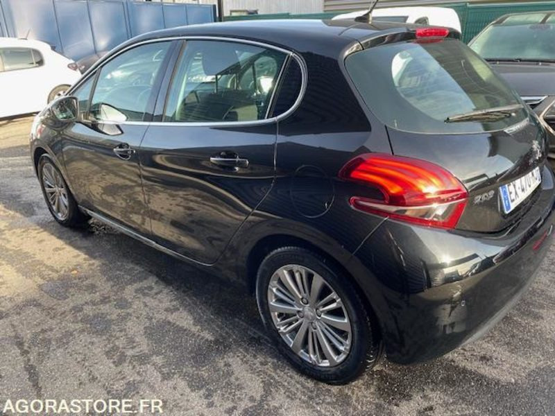 208 ALLURE PT 110cv-05/2016- 87950 KM - Легковой автомобиль: фото 2 208 ALLURE PT 110cv-05/2016- 87950 KM - Легковой автомобиль: фото 2