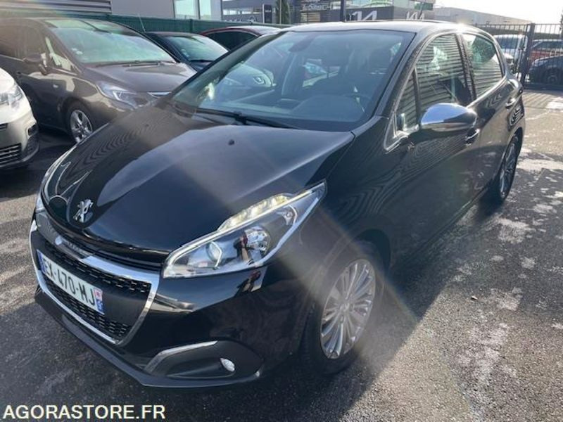 208 ALLURE PT 110cv-05/2016- 87950 KM - Легковой автомобиль: фото 1 208 ALLURE PT 110cv-05/2016- 87950 KM - Легковой автомобиль: фото 1