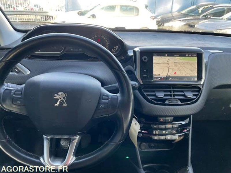 208 ALLURE PT 110cv-05/2016- 87950 KM - Легковой автомобиль: фото 5 208 ALLURE PT 110cv-05/2016- 87950 KM - Легковой автомобиль: фото 5