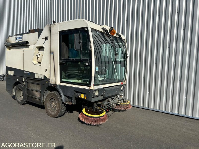 BALAYEUSE DE VOIRIE - SCHMIDT CLEANGO 500 - 2011 - 10 000 HEURES - Подметально-уборочная машина: фото 3 BALAYEUSE DE VOIRIE - SCHMIDT CLEANGO 500 - 2011 - 10 000 HEURES - Подметально-уборочная машина: фото 3