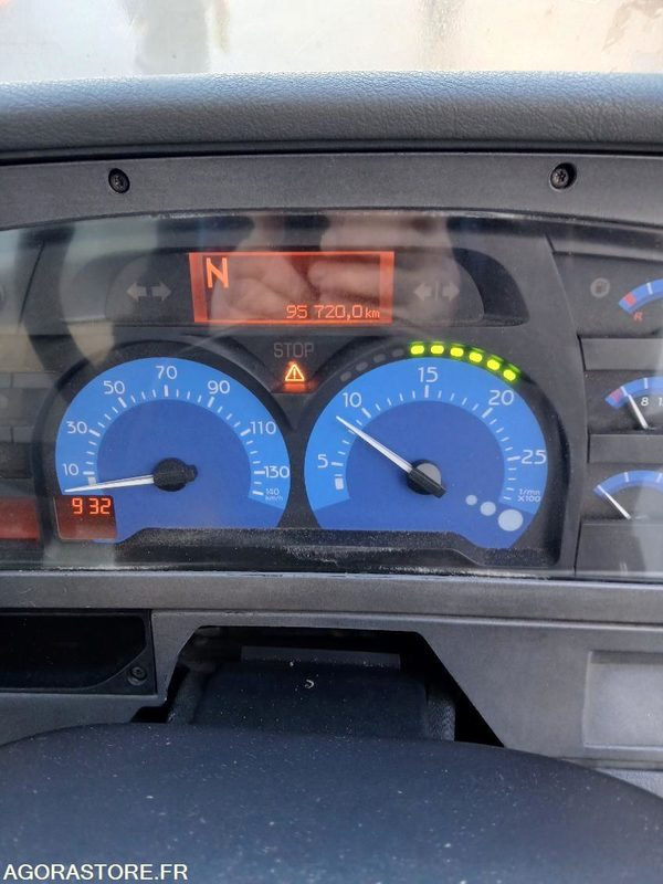 BALAYEUSE RENAULT MIDLUM 220 DCI - Подметально-уборочная машина: фото 3 BALAYEUSE RENAULT MIDLUM 220 DCI - Подметально-уборочная машина: фото 3