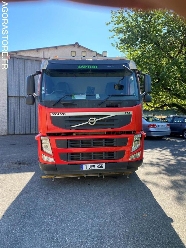 BALAYEUSE VOLVO ROUGE 6ROUES - ANNEE 2011- 298975KMS - Подметально-уборочная машина: фото 2 BALAYEUSE VOLVO ROUGE 6ROUES - ANNEE 2011- 298975KMS - Подметально-уборочная машина: фото 2