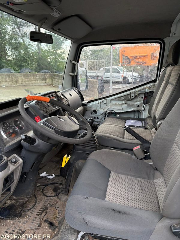 BENNE RENAULT POIDS LOURD MAXITY - 2012 - 160199 KM - Грузовик бортовой/ Платформа: фото 2 BENNE RENAULT POIDS LOURD MAXITY - 2012 - 160199 KM - Грузовик бортовой/ Платформа: фото 2
