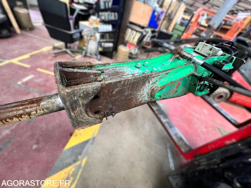 BRH Marteau Hydraulique Montabert M900 pour pelle de 15 à 25t- Année 2021 - Строительное оборудование: фото 4 BRH Marteau Hydraulique Montabert M900 pour pelle de 15 à 25t- Année 2021 - Строительное оборудование: фото 4