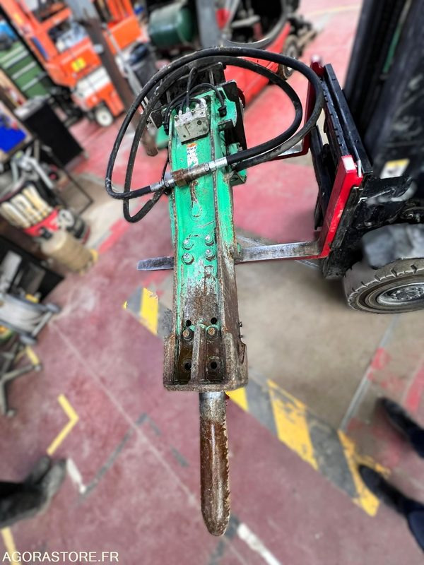 BRH Marteau Hydraulique Montabert M900 pour pelle de 15 à 25t- Année 2021 - Строительное оборудование: фото 2 BRH Marteau Hydraulique Montabert M900 pour pelle de 15 à 25t- Année 2021 - Строительное оборудование: фото 2