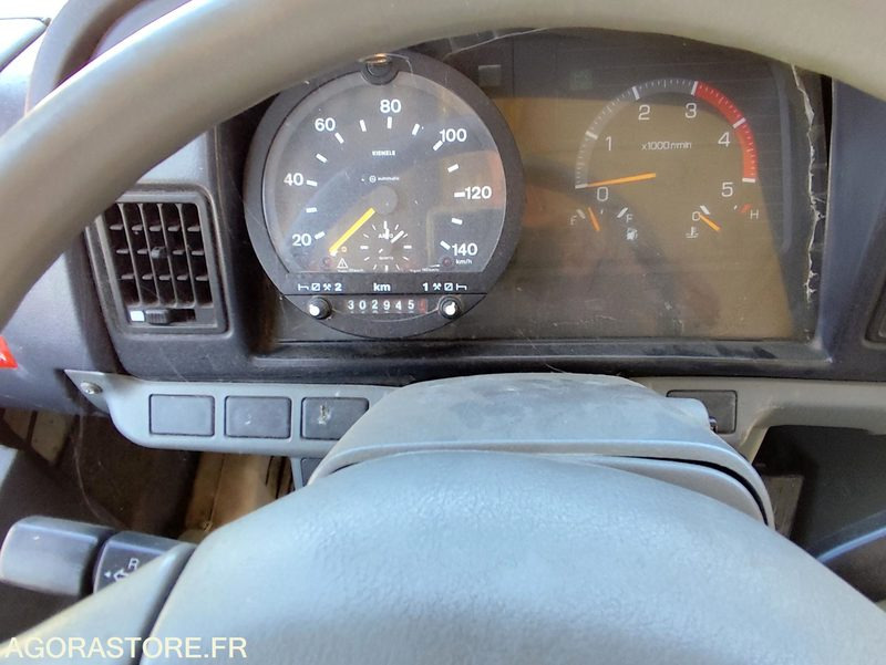 BUS TEMSA SAMBA 302945 kms 2002 EURO 2 - Школьный автобус: фото 5 BUS TEMSA SAMBA 302945 kms 2002 EURO 2 - Школьный автобус: фото 5