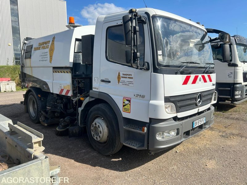 Balayeuse Mercedes sk500 - Подметально-уборочная машина: фото 2 Balayeuse Mercedes sk500 - Подметально-уборочная машина: фото 2