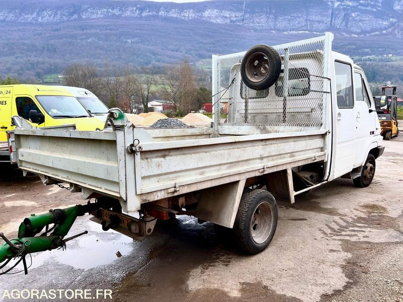 CAMION BENNE 3,5T RENAULT B80 - année 1992 - 372174Kms - Sans CT - Малотоннажный самосвал: фото 4 CAMION BENNE 3,5T RENAULT B80 - année 1992 - 372174Kms - Sans CT - Малотоннажный самосвал: фото 4