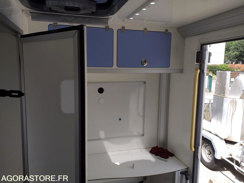 Цельнометаллический фургон CAMPING RENAULT MASTER: фото 17