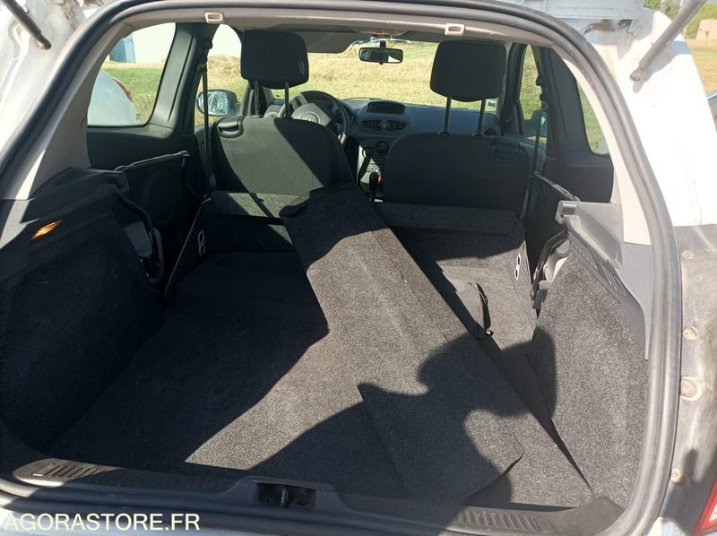 CLIO III 2010 2 places - Легковой автомобиль: фото 4 CLIO III 2010 2 places - Легковой автомобиль: фото 4