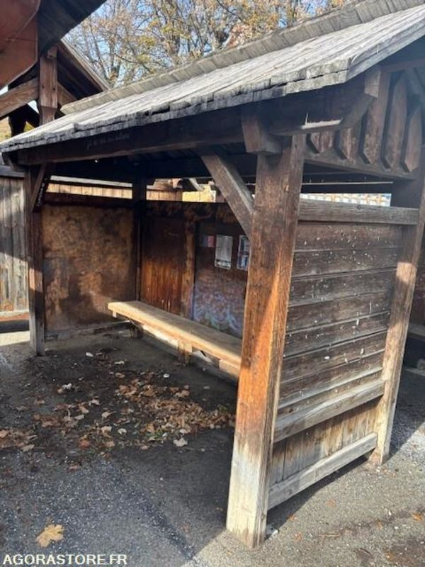 Lot de 2 abris bus bois - Другая техника: фото 1 Lot de 2 abris bus bois - Другая техника: фото 1