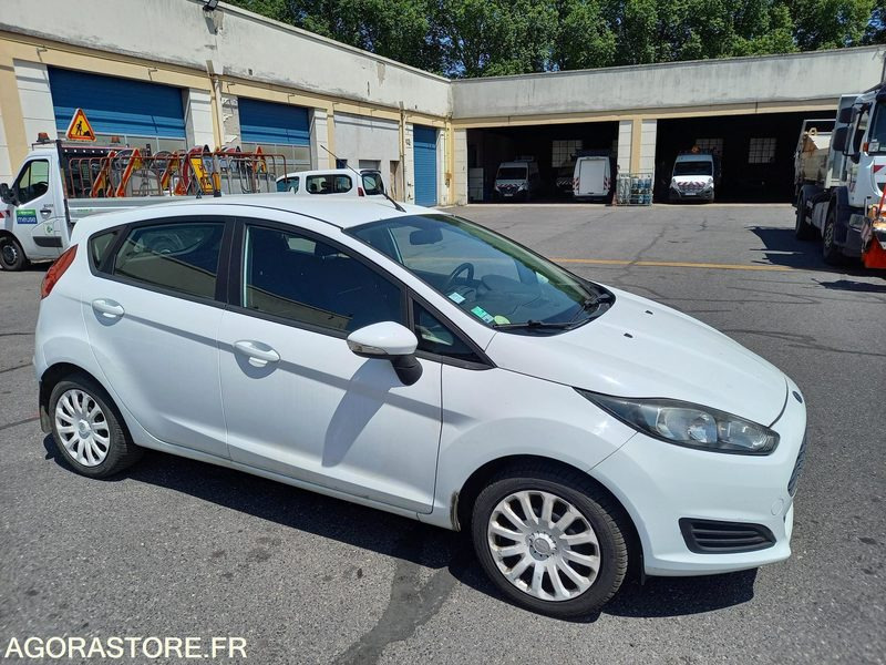 FORD FIESTA TDCI 70 FAP TREND 5 portes - Легковой автомобиль: фото 5 FORD FIESTA TDCI 70 FAP TREND 5 portes - Легковой автомобиль: фото 5