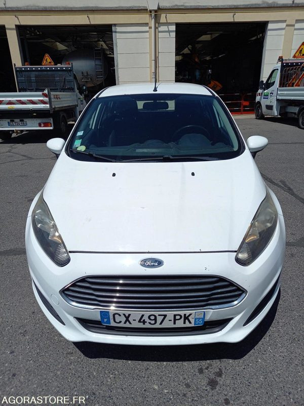 FORD FIESTA TDCI 70 FAP TREND 5 portes - Легковой автомобиль: фото 2 FORD FIESTA TDCI 70 FAP TREND 5 portes - Легковой автомобиль: фото 2