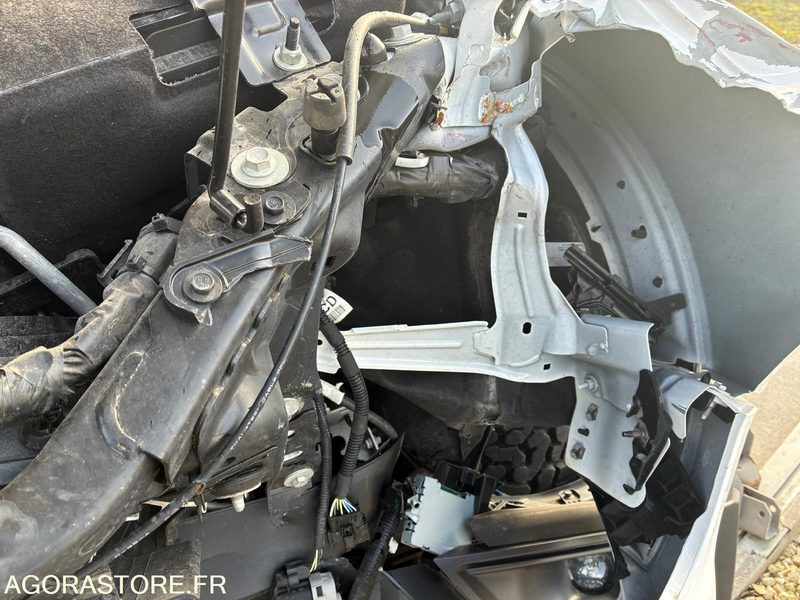 Пикап FORD RANGER RAPTOR (2025): фото 10 Пикап FORD RANGER RAPTOR (2025): фото 10