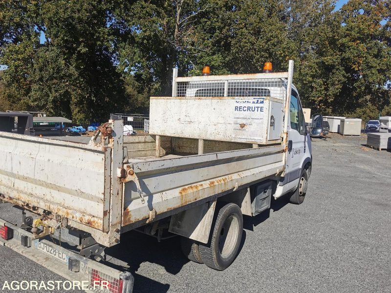 FOURGON BENNE - IVECO - DAILY 35C13 - 2011 / 264350 KM - BJ028EC - Малотоннажный самосвал: фото 5 FOURGON BENNE - IVECO - DAILY 35C13 - 2011 / 264350 KM - BJ028EC - Малотоннажный самосвал: фото 5