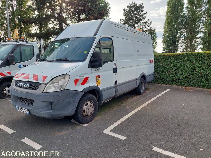 FOURGON IVECO AVEC GROUPE HP / AX781YP (VENTE EXPORT UNIQUEMENT) - Цельнометаллический фургон: фото 1 FOURGON IVECO AVEC GROUPE HP / AX781YP (VENTE EXPORT UNIQUEMENT) - Цельнометаллический фургон: фото 1