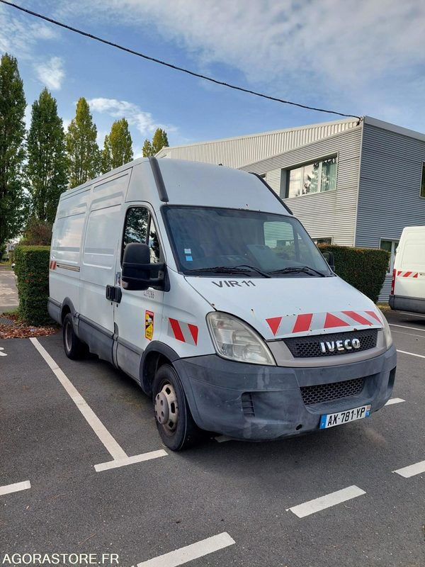 FOURGON IVECO AVEC GROUPE HP / AX781YP (VENTE EXPORT UNIQUEMENT) - Цельнометаллический фургон: фото 3 FOURGON IVECO AVEC GROUPE HP / AX781YP (VENTE EXPORT UNIQUEMENT) - Цельнометаллический фургон: фото 3