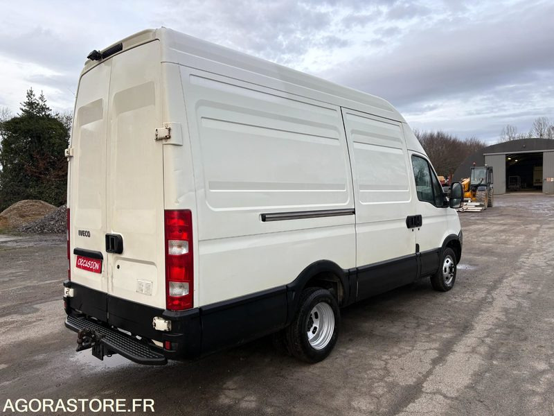 FOURGON IVECO DAILY 180 CV - 2011 - 195 600 KMS - Цельнометаллический фургон: фото 5 FOURGON IVECO DAILY 180 CV - 2011 - 195 600 KMS - Цельнометаллический фургон: фото 5