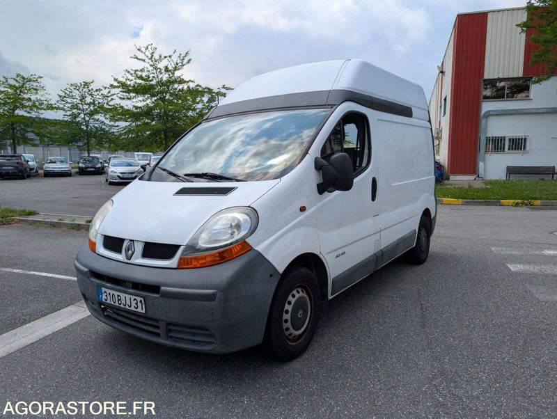 FOURGON TOLE MOINS 3T5 RENAULT TRAFIC - Цельнометаллический фургон: фото 4 FOURGON TOLE MOINS 3T5 RENAULT TRAFIC - Цельнометаллический фургон: фото 4