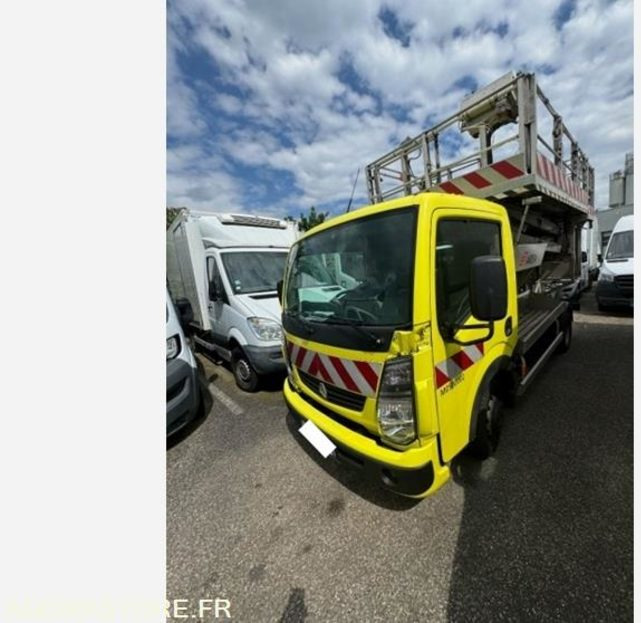 RENAULT MAXITY 2.5l 130CV NACELLE PASSERELLE ELEVATRICE - 2009 - 125 000km - Фургон: фото 1 RENAULT MAXITY 2.5l 130CV NACELLE PASSERELLE ELEVATRICE - 2009 - 125 000km - Фургон: фото 1