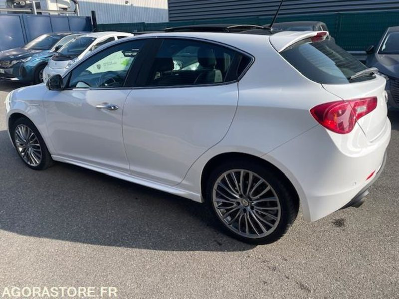 GIULIETTA LUSSO 1.4i TB 150cv S§S-12/2016-89360KM - Легковой автомобиль: фото 2 GIULIETTA LUSSO 1.4i TB 150cv S§S-12/2016-89360KM - Легковой автомобиль: фото 2