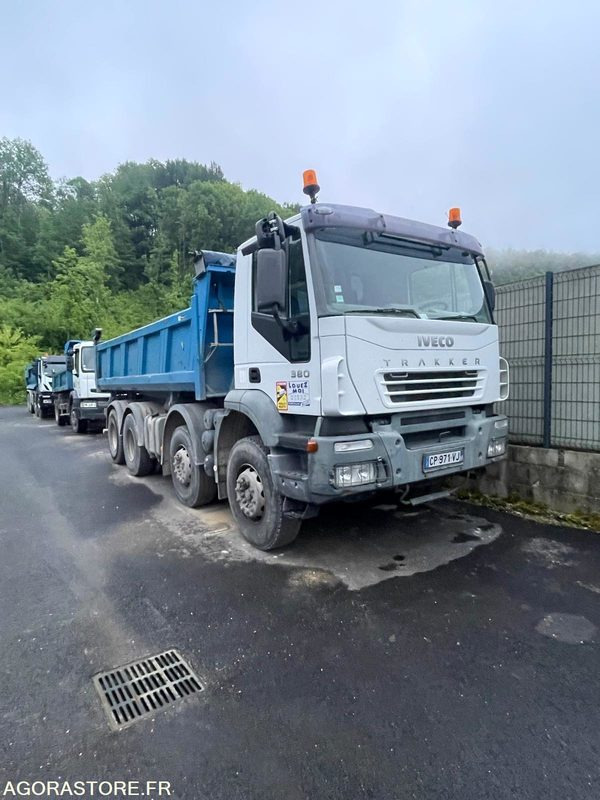 CAMION 8X4 BI-BENNE IVECO TRAKKER 220 500 KM 2006 - Грузовик: фото 1 CAMION 8X4 BI-BENNE IVECO TRAKKER 220 500 KM 2006 - Грузовик: фото 1