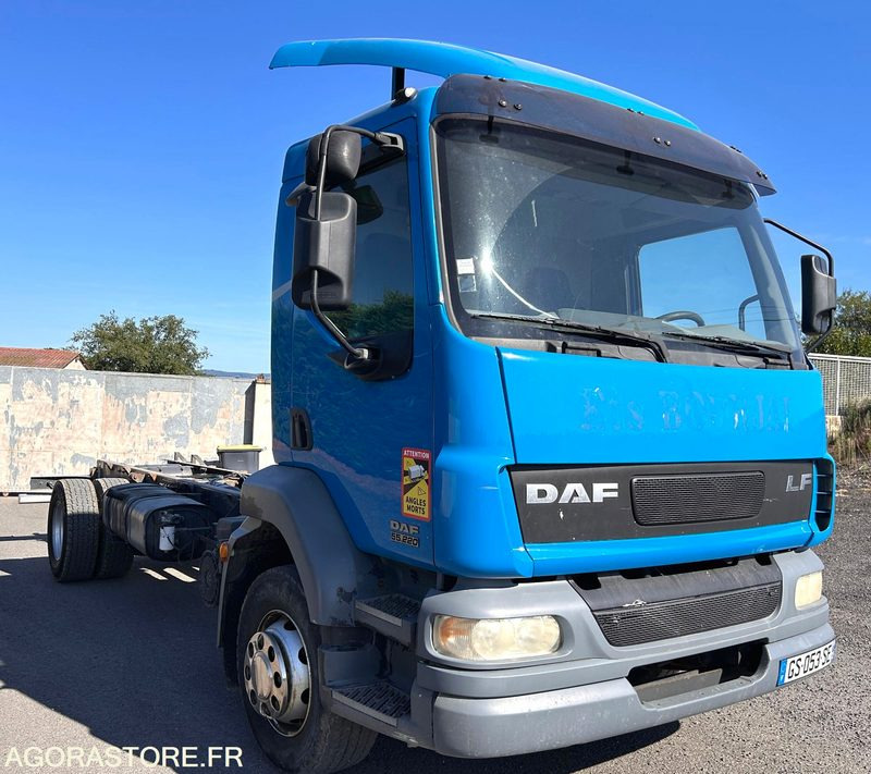 DAF LF 55.220 (6 CYLINDRES CUMMINS) - Грузовик: фото 1 DAF LF 55.220 (6 CYLINDRES CUMMINS) - Грузовик: фото 1